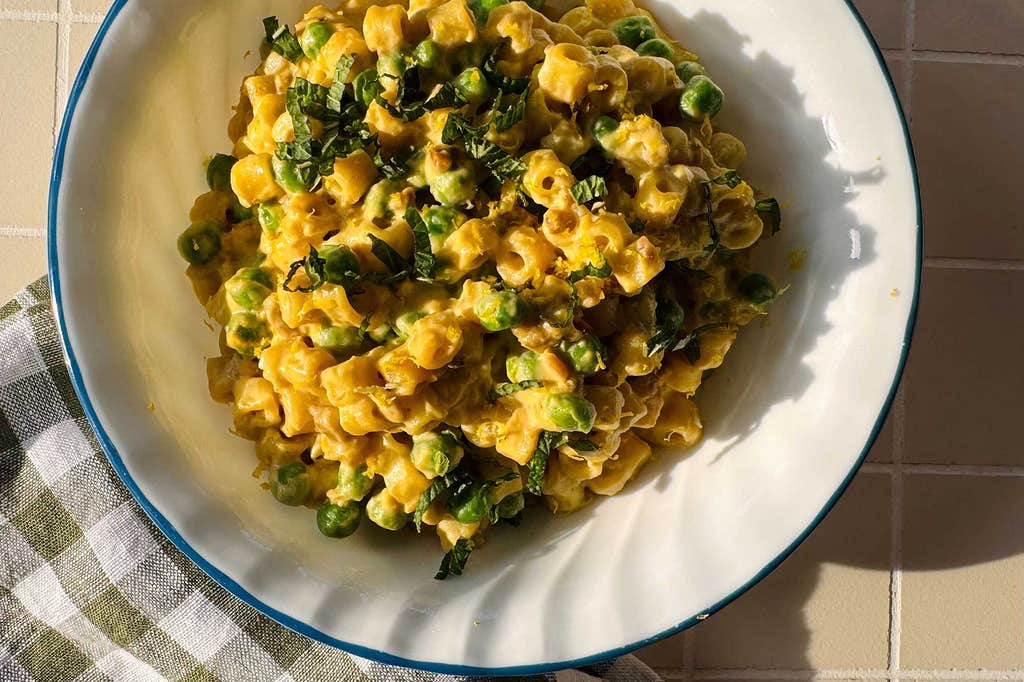 Pasta e piselli (pasta and peas)