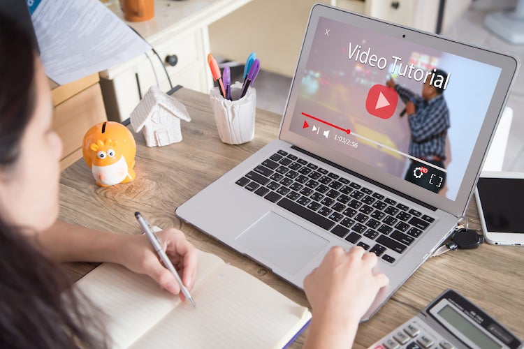 make an online course - someone taking an online course