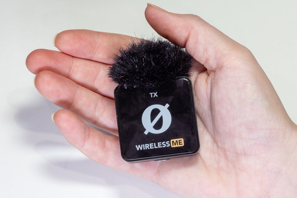 rode wireless me mic - how big is the rode wireless me scale to a hand