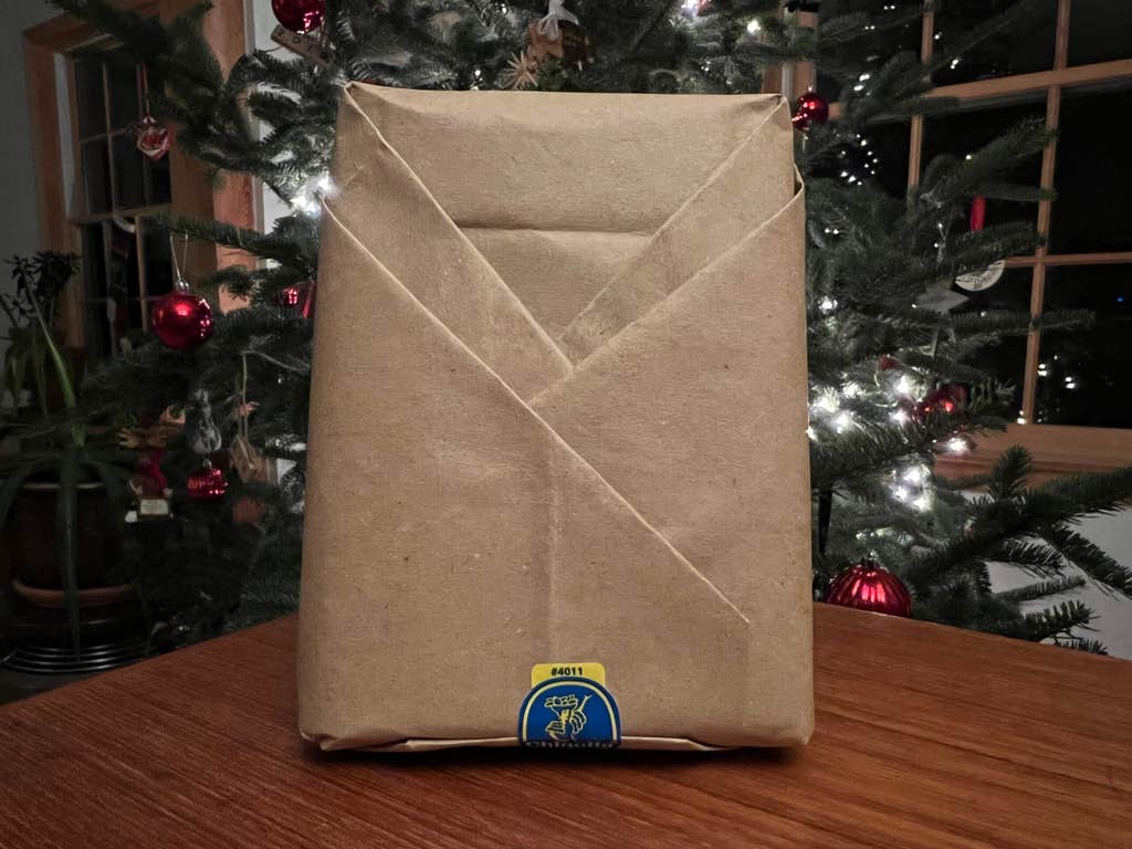 Holiday Hit: You don't need tape