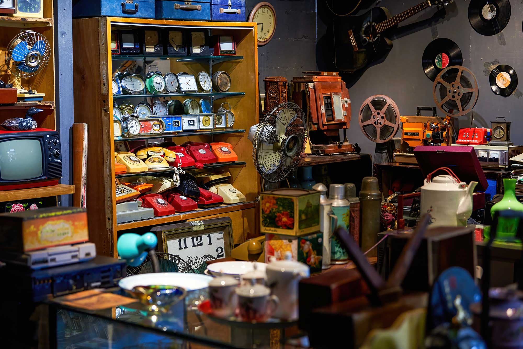 thrift-shop-housewares