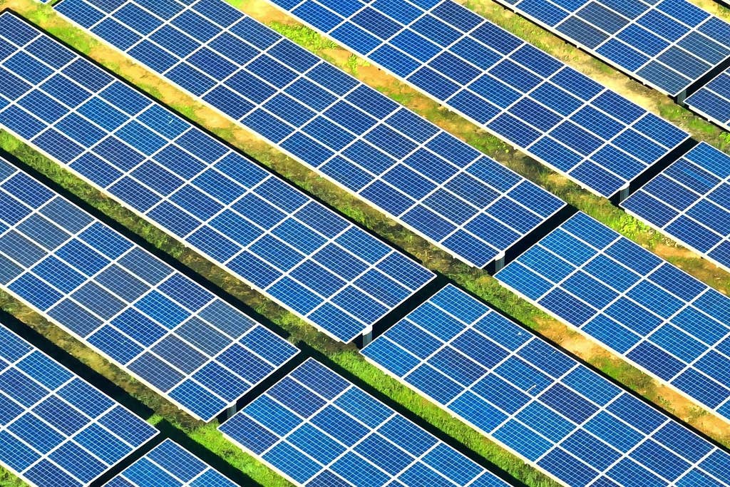 A guide to community solar—and how to get in on it